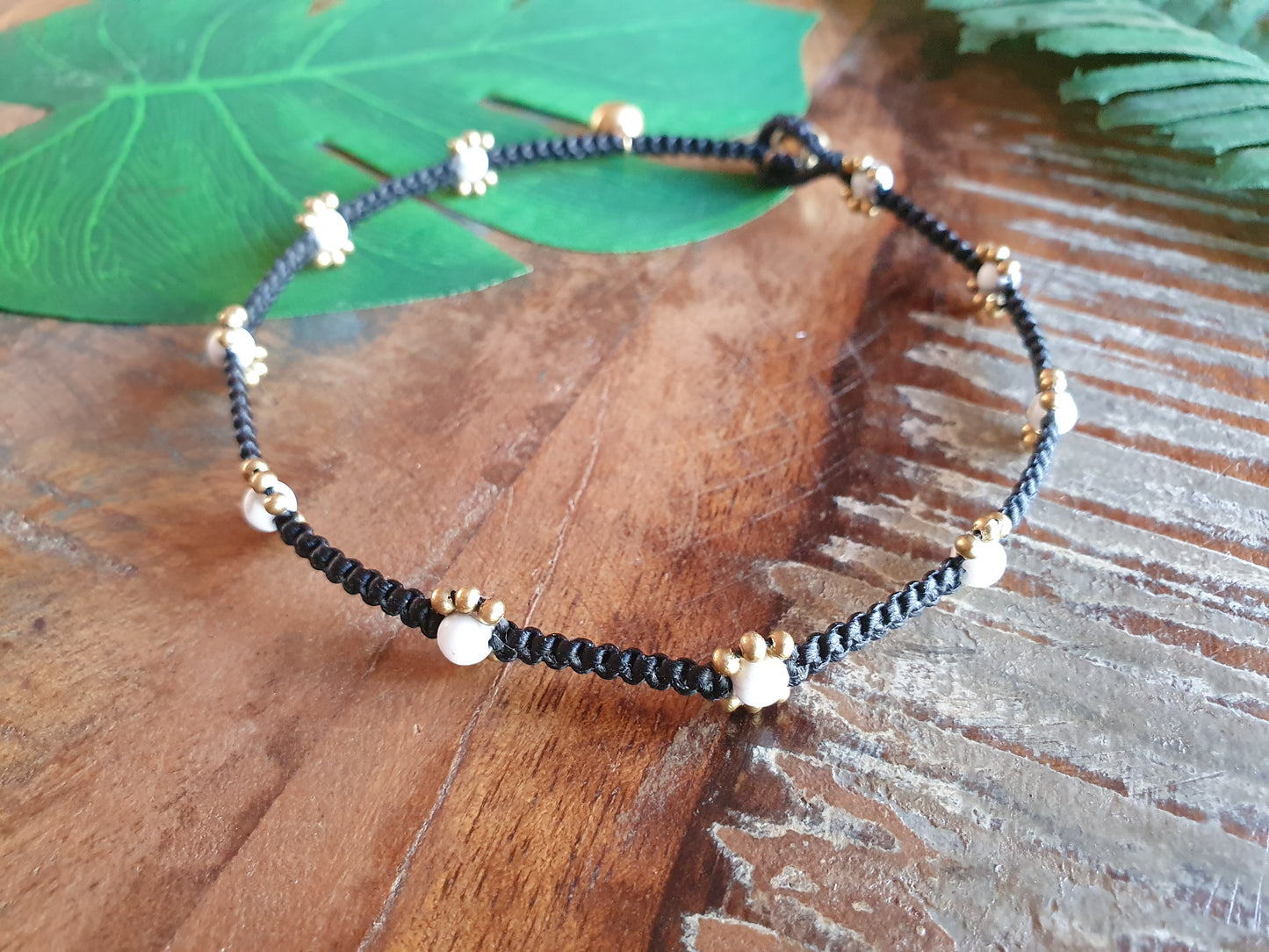 White howlite daisy flower power anklet, black macrame boho beach birthday gift, cord anniversary tribal queen crystal wanderlust 70s vibe