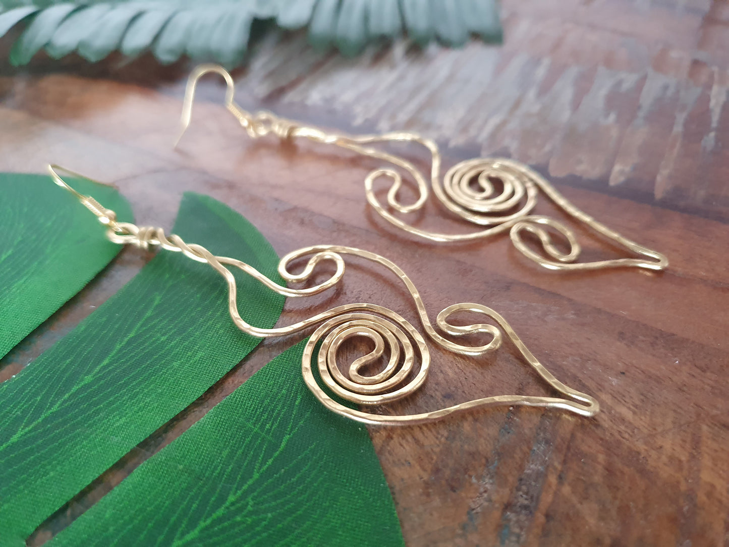 Abstract gold wire spiral earrings,hammered brass wire minimalist gold wire boho indie anniversary birthday gift for women sister wife