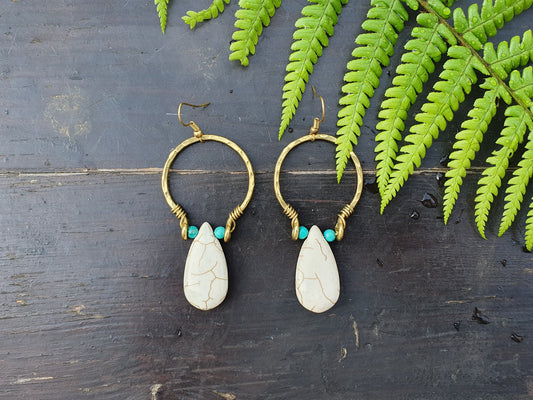 White howlite earrings,white stone earrings,gold hoops,turquoise earrings,bridal earrings,boho earrings,minimalist earrings,white gemstone