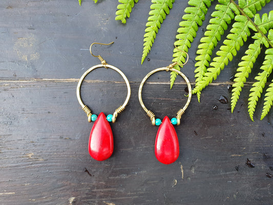 Red howlite earrings,red stone earrings,gold hoop,turquoise earrings,red raindrop earrings,boho earrings,minimalist earrings,gemstone dangly