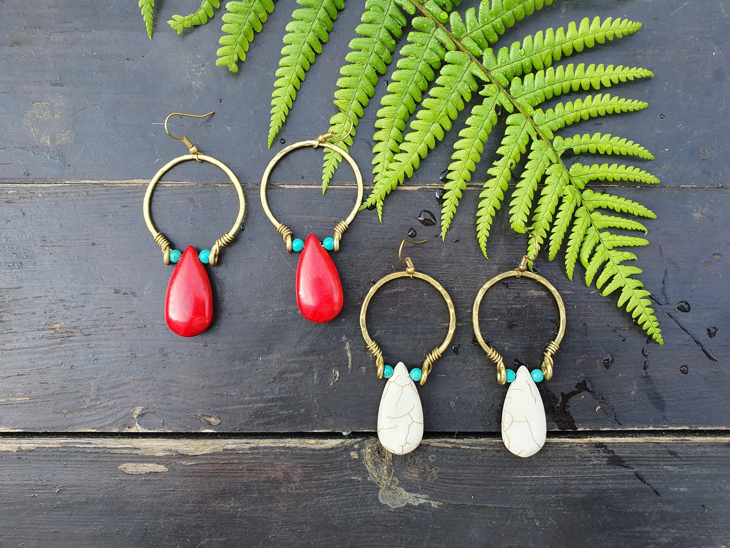 Red howlite earrings,red stone earrings,gold hoop,turquoise earrings,red raindrop earrings,boho earrings,minimalist earrings,gemstone dangly